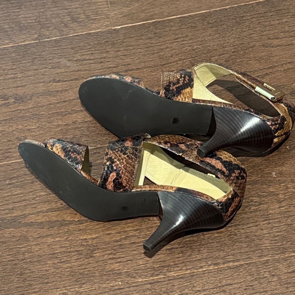 NWT Michael Michael Kors Women’s Beverly Sandal Brown Snakeskin Patterned Size 9 - Picture 4 of 7